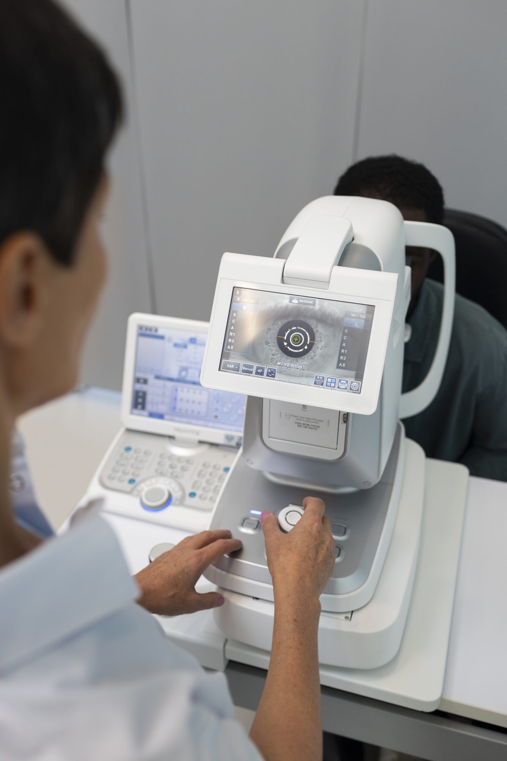 doctor-preparing-ophthalmologist-s-office